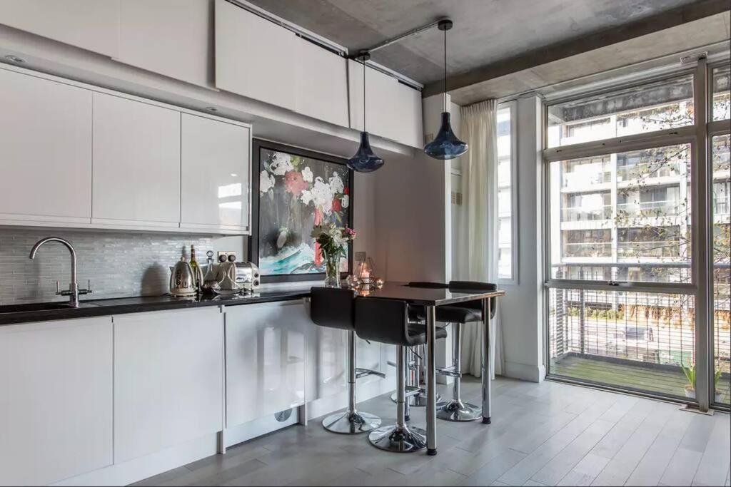 Canal-Side Apartment In Shoreditch London Kültér fotó
