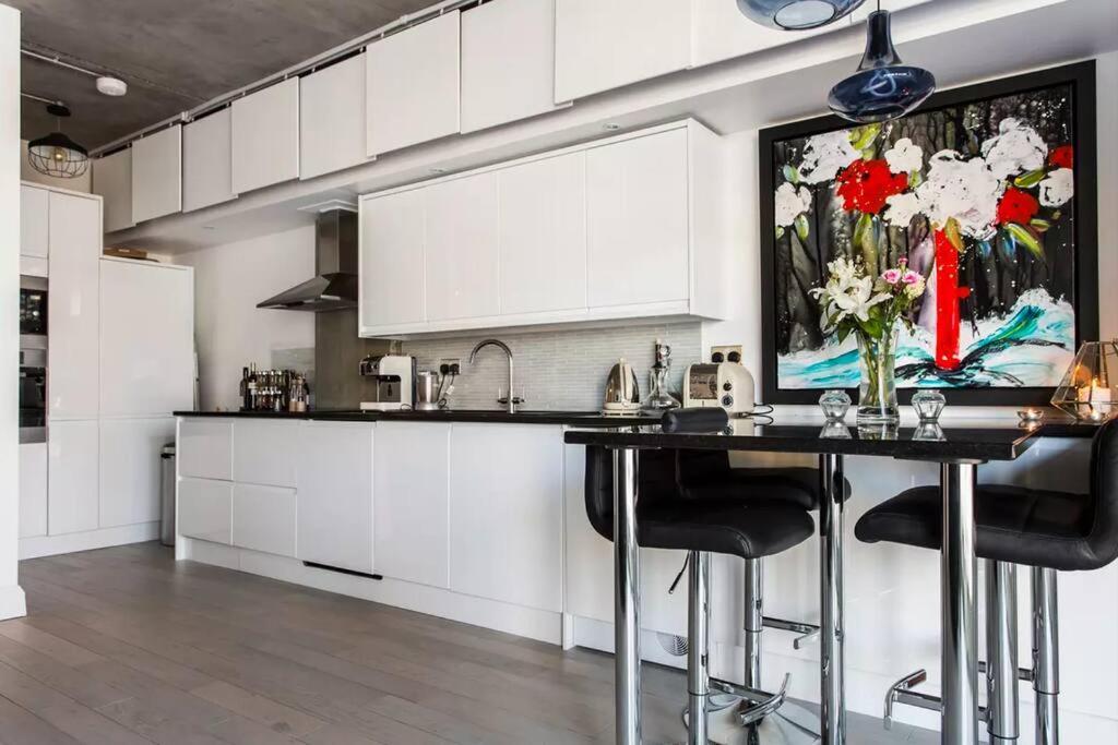 Canal-Side Apartment In Shoreditch London Kültér fotó