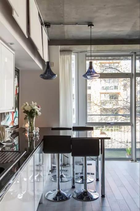 Canal-Side Apartment In Shoreditch London Kültér fotó