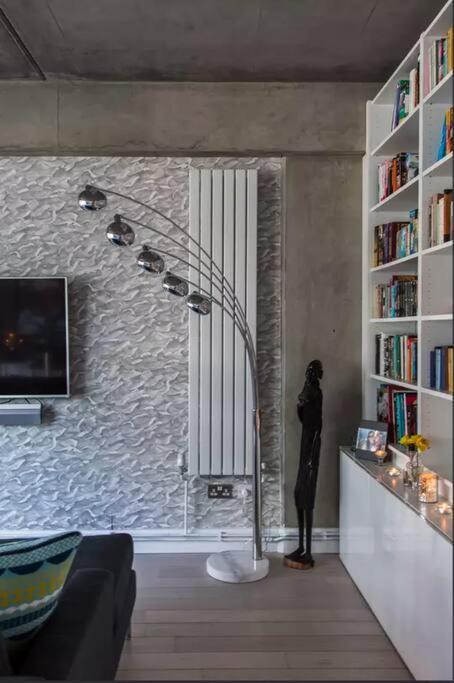 Canal-Side Apartment In Shoreditch London Kültér fotó
