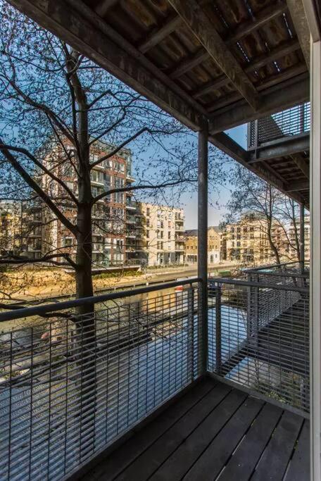 Canal-Side Apartment In Shoreditch London Kültér fotó